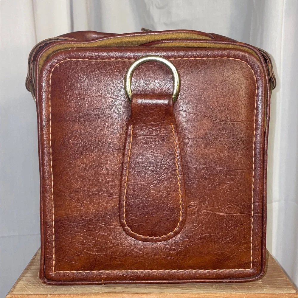 Vintage Tucky Brown Leather Hard Camera Case w Shoulder Strap.‎